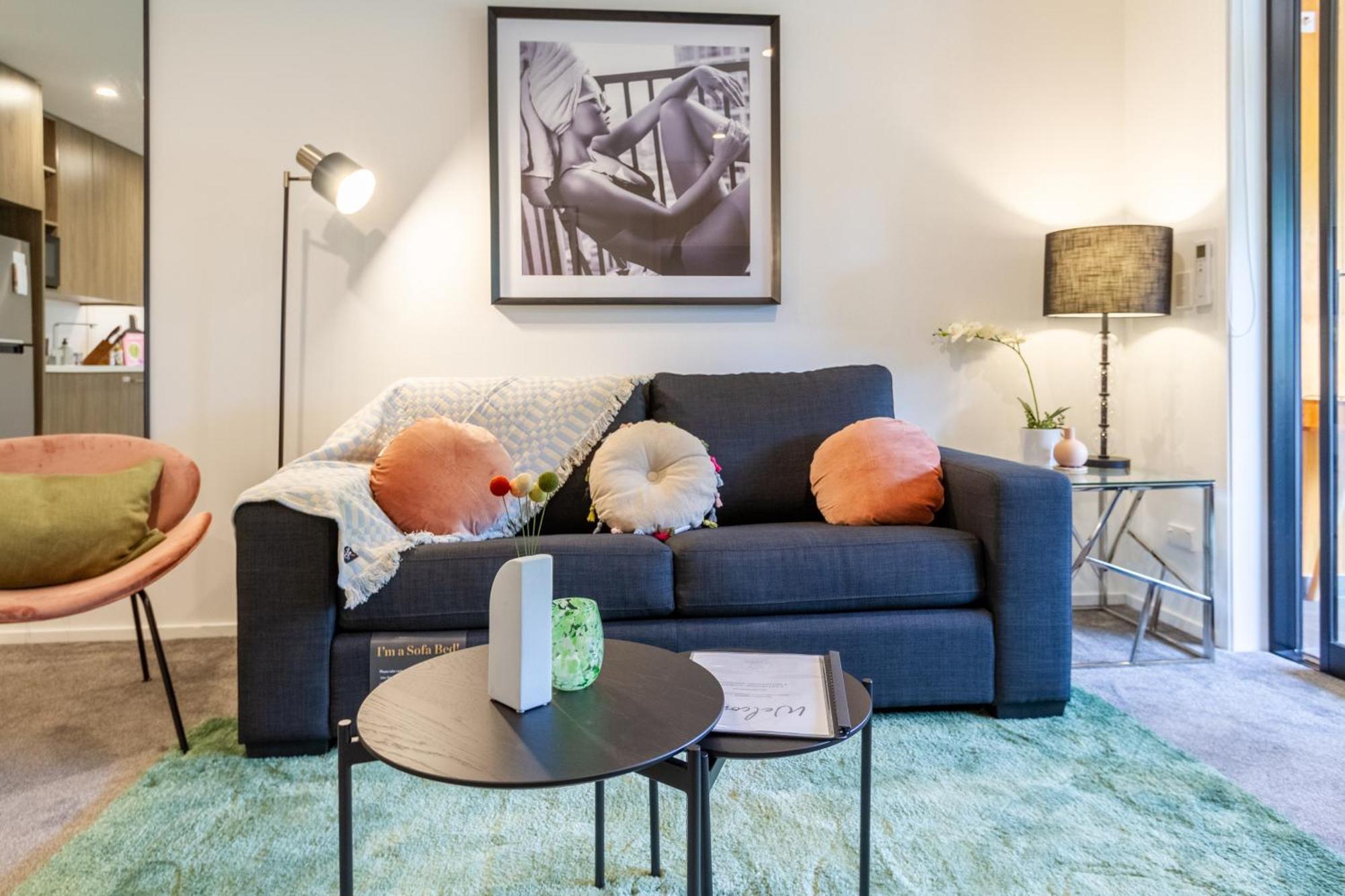 Cozy 1-Bed Apartment With Park Views, Sleeps 4 Christchurch Buitenkant foto