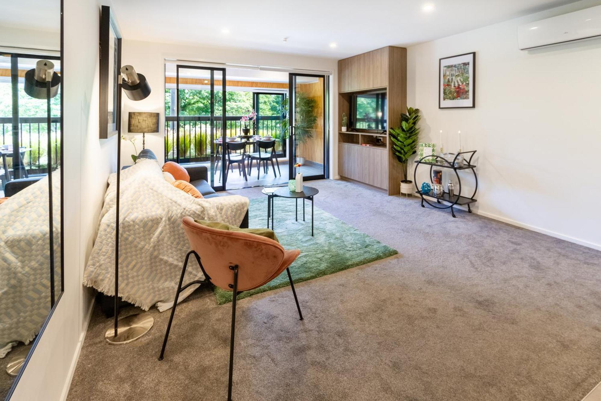 Cozy 1-Bed Apartment With Park Views, Sleeps 4 Christchurch Buitenkant foto
